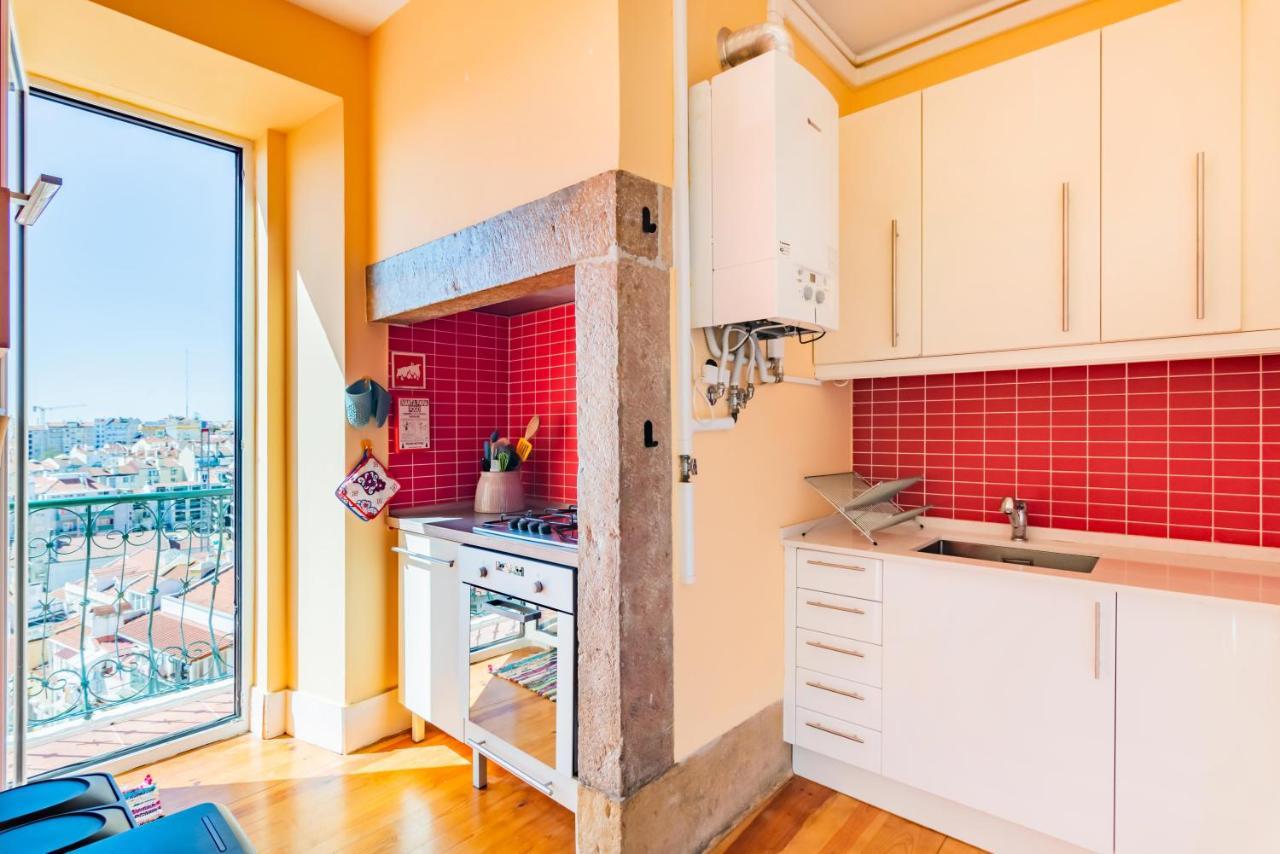 Apartment Bright & Beautiful Floor Graca Flat *